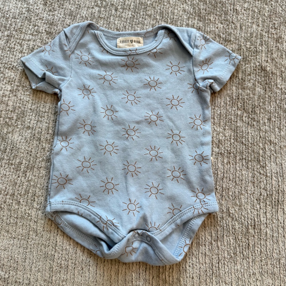 Rabbit +‎ Bear Organic Blue Sun Print Short Sleeve Bodysuit 6-9M